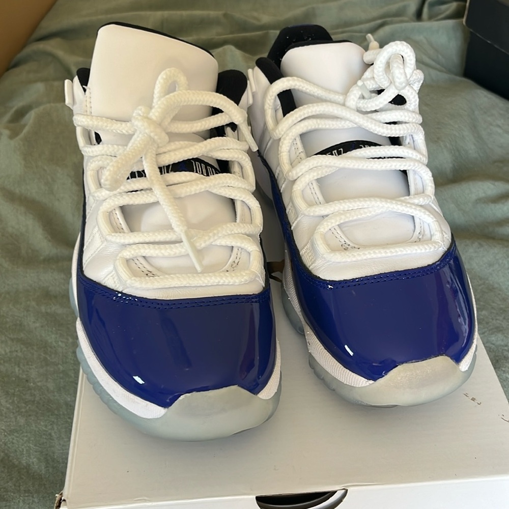 Jordan 11 retro low concord